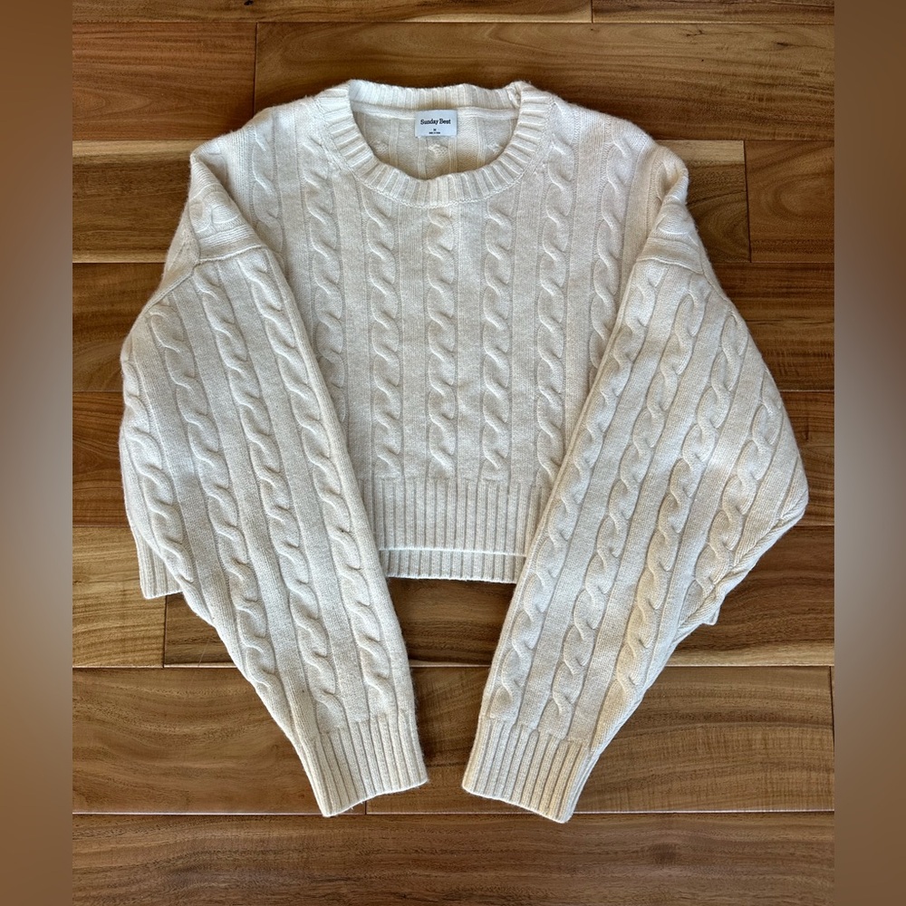 Aritzia Sunday Best Peggy Cropped Cable-knit Sweater.  Size Medium - Picture 10 of 10
